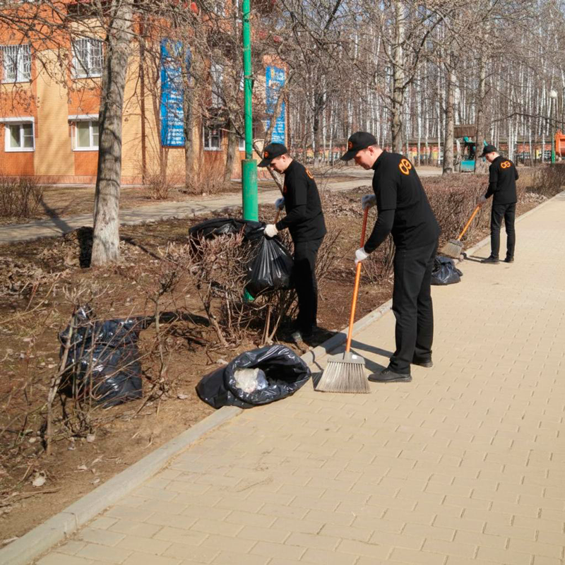 Уборка листьев в Азнакаево